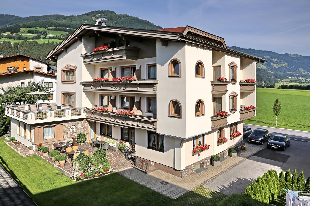 Hin&Weg Das Aparthotel Ried im Zillertal Esterno foto